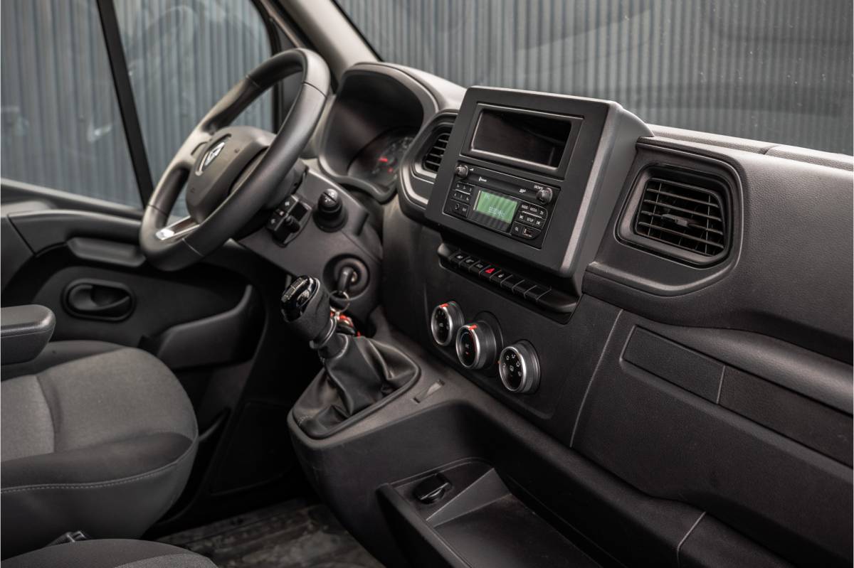 Renault Master Renault Master 15.389 KM! | Bakwagen met Laadklep | 146PK | LED | Airco