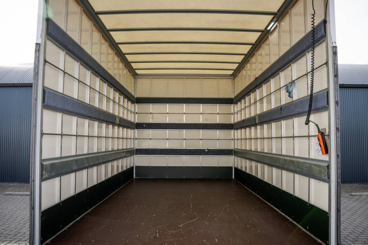 Renault Master Renault Master 15.389 KM! | Bakwagen met Laadklep | 146PK | LED | Airco
