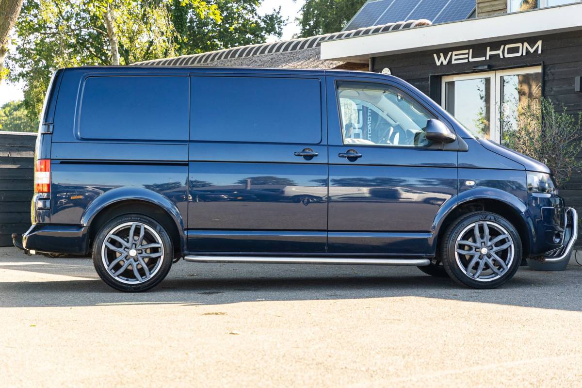 Volkswagen Transporter Volkswagen Transporter 2.0 TDI L1H1 I Automaat I Betimmering I bulbar I lm wielen