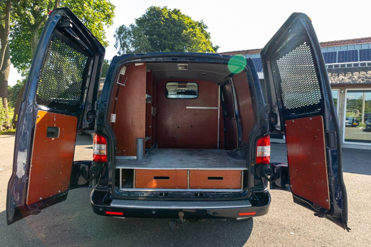 Volkswagen Transporter Volkswagen Transporter 2.0 TDI L1H1 I Automaat I Betimmering I bulbar I lm wielen
