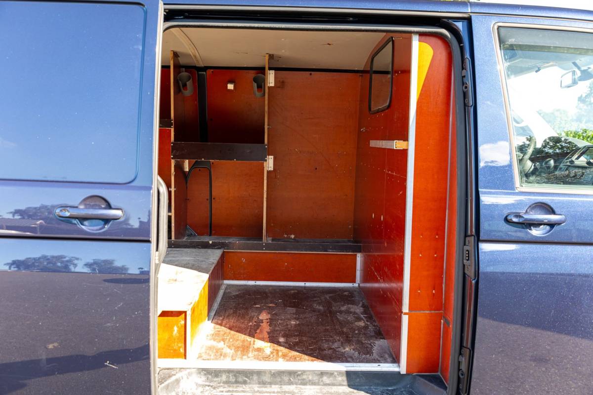 Volkswagen Transporter Volkswagen Transporter 2.0 TDI L1H1 I Automaat I Betimmering I bulbar I lm wielen