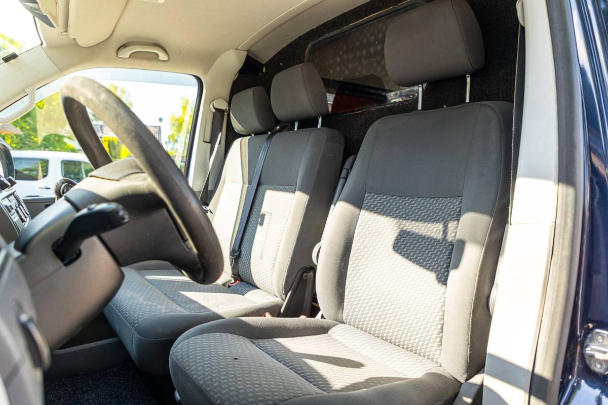 Volkswagen Transporter Volkswagen Transporter 2.0 TDI L1H1 I Automaat I Betimmering I bulbar I lm wielen