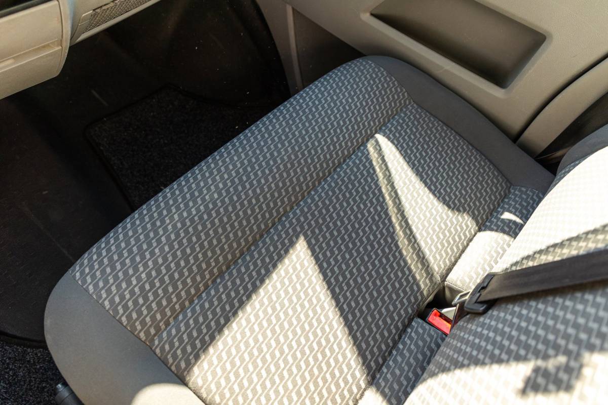 Volkswagen Transporter Volkswagen Transporter 2.0 TDI L1H1 I Automaat I Betimmering I bulbar I lm wielen