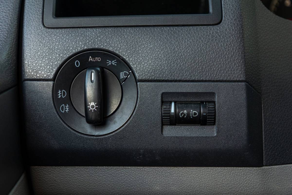 Volkswagen Transporter Volkswagen Transporter 2.0 TDI L1H1 I Automaat I Betimmering I bulbar I lm wielen