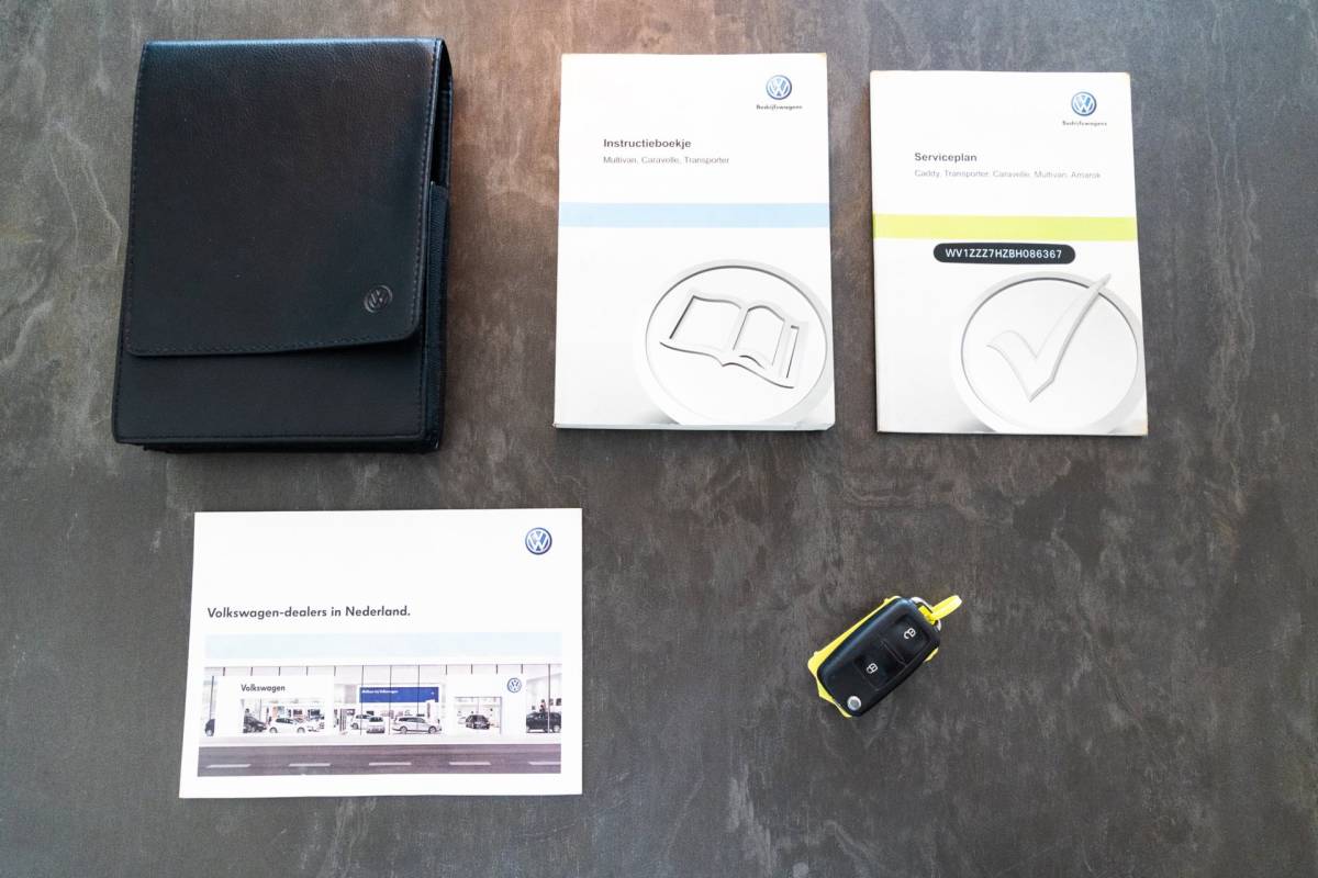 Volkswagen Transporter Volkswagen Transporter 2.0 TDI L1H1 I Automaat I Betimmering I bulbar I lm wielen