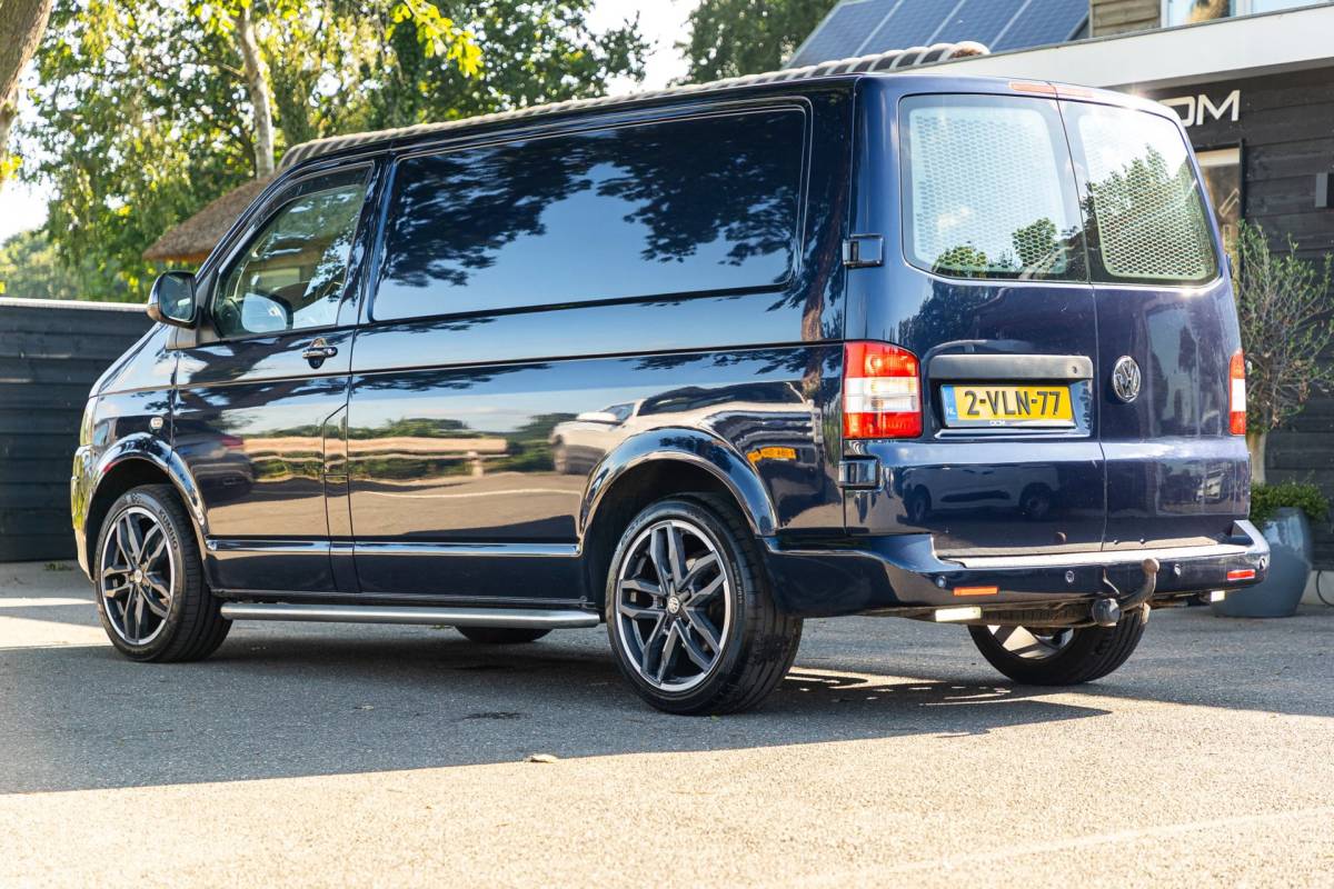Volkswagen Transporter Volkswagen Transporter 2.0 TDI L1H1 I Automaat I Betimmering I bulbar I lm wielen