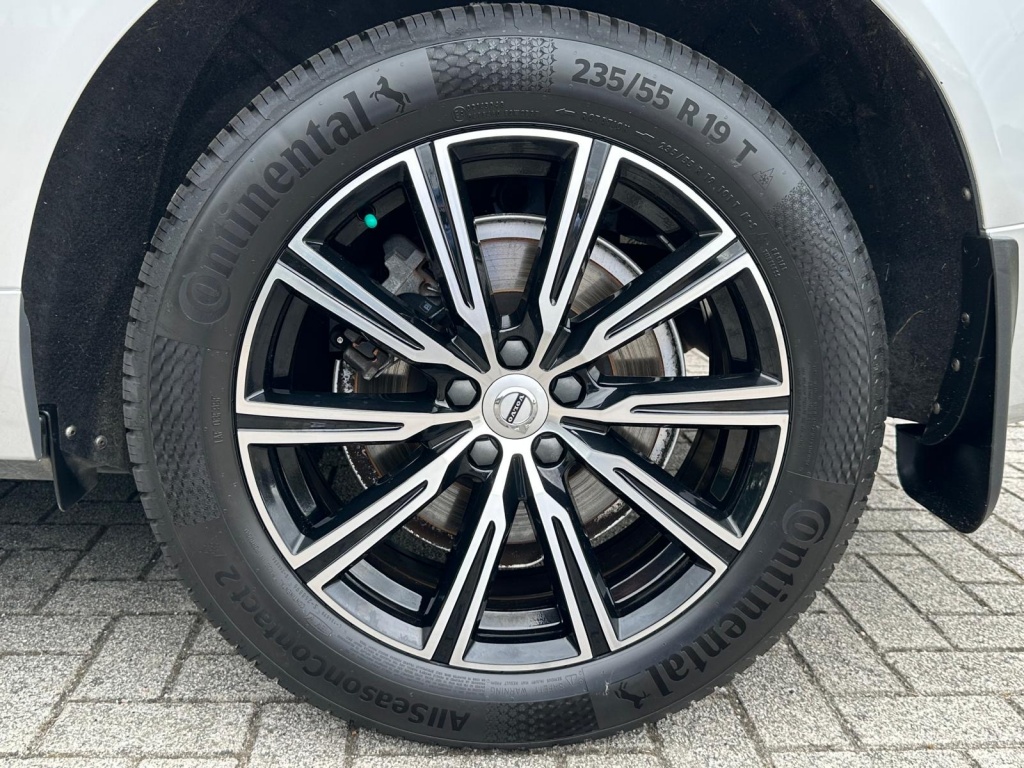Volvo XC60 Volvo XC60 2.0 B5 AWD Inscription I Leder I Trekhaak I Navigatie I Nieuwsta