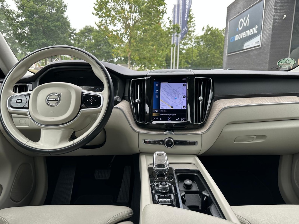 Volvo XC60 Volvo XC60 2.0 B5 AWD Inscription I Leder I Trekhaak I Navigatie I Nieuwsta