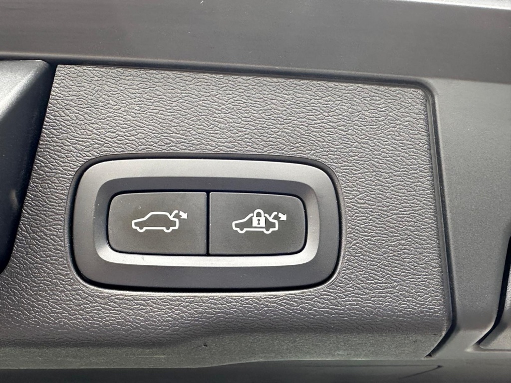 Volvo XC60 Volvo XC60 2.0 B5 AWD Inscription I Leder I Trekhaak I Navigatie I Nieuwsta