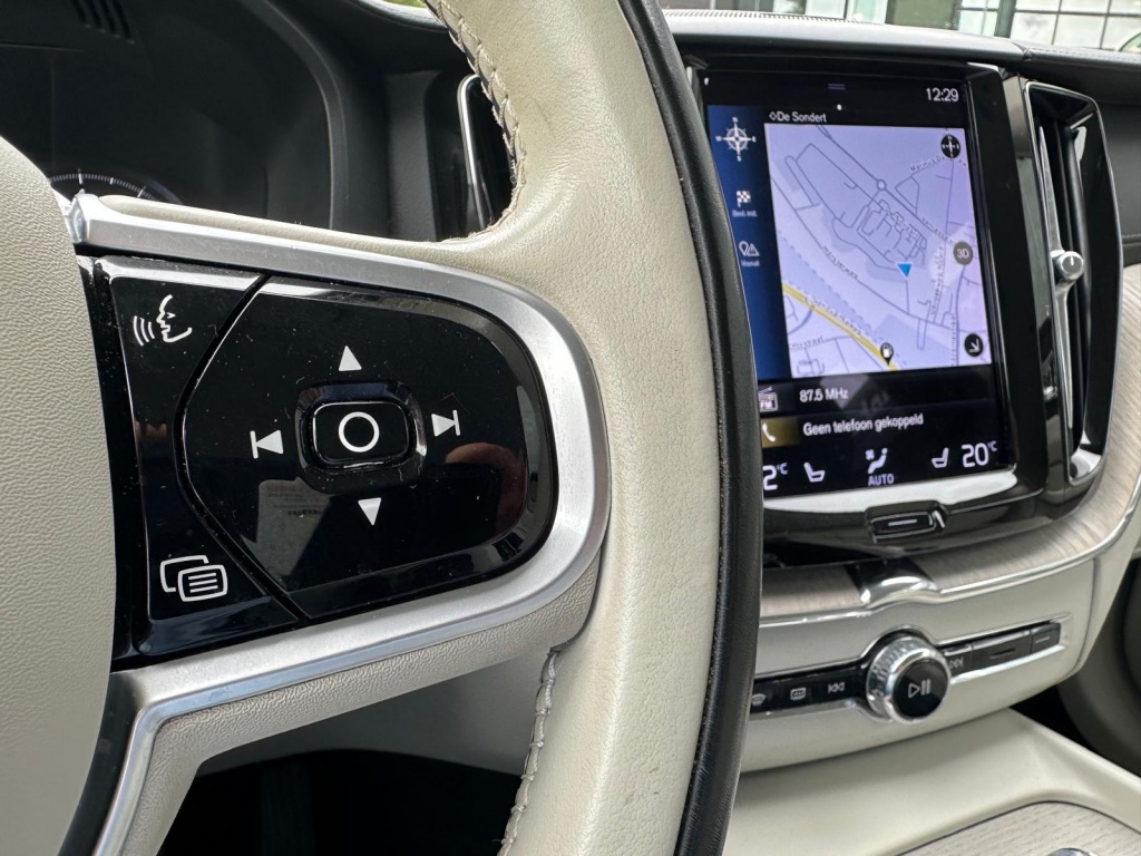 Volvo XC60 Volvo XC60 2.0 B5 AWD Inscription I Leder I Trekhaak I Navigatie I Nieuwsta