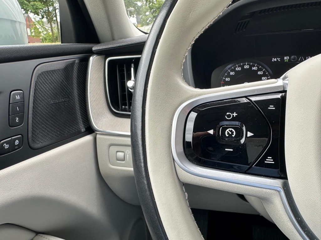 Volvo XC60 Volvo XC60 2.0 B5 AWD Inscription I Leder I Trekhaak I Navigatie I Nieuwsta