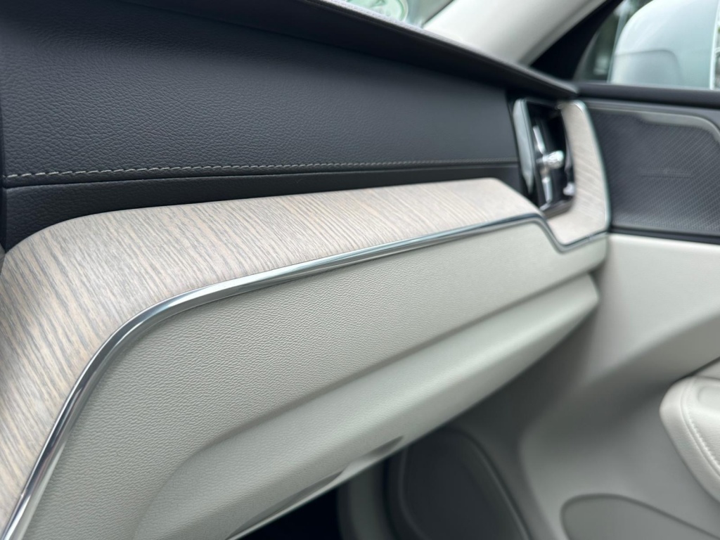 Volvo XC60 Volvo XC60 2.0 B5 AWD Inscription I Leder I Trekhaak I Navigatie I Nieuwsta