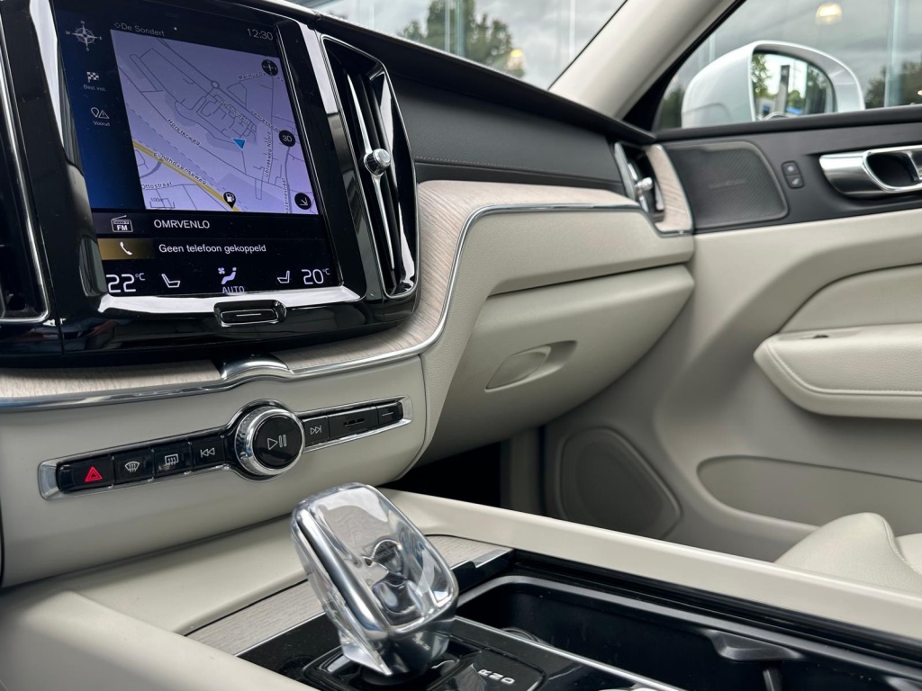 Volvo XC60 Volvo XC60 2.0 B5 AWD Inscription I Leder I Trekhaak I Navigatie I Nieuwsta