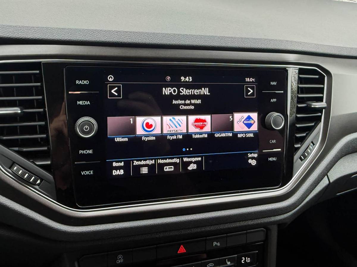 Volkswagen T-Roc Volkswagen T-Roc 1.0 TSI 116pk Style Business | ECC | Stoelverwarming | Achteruitrijcamera
