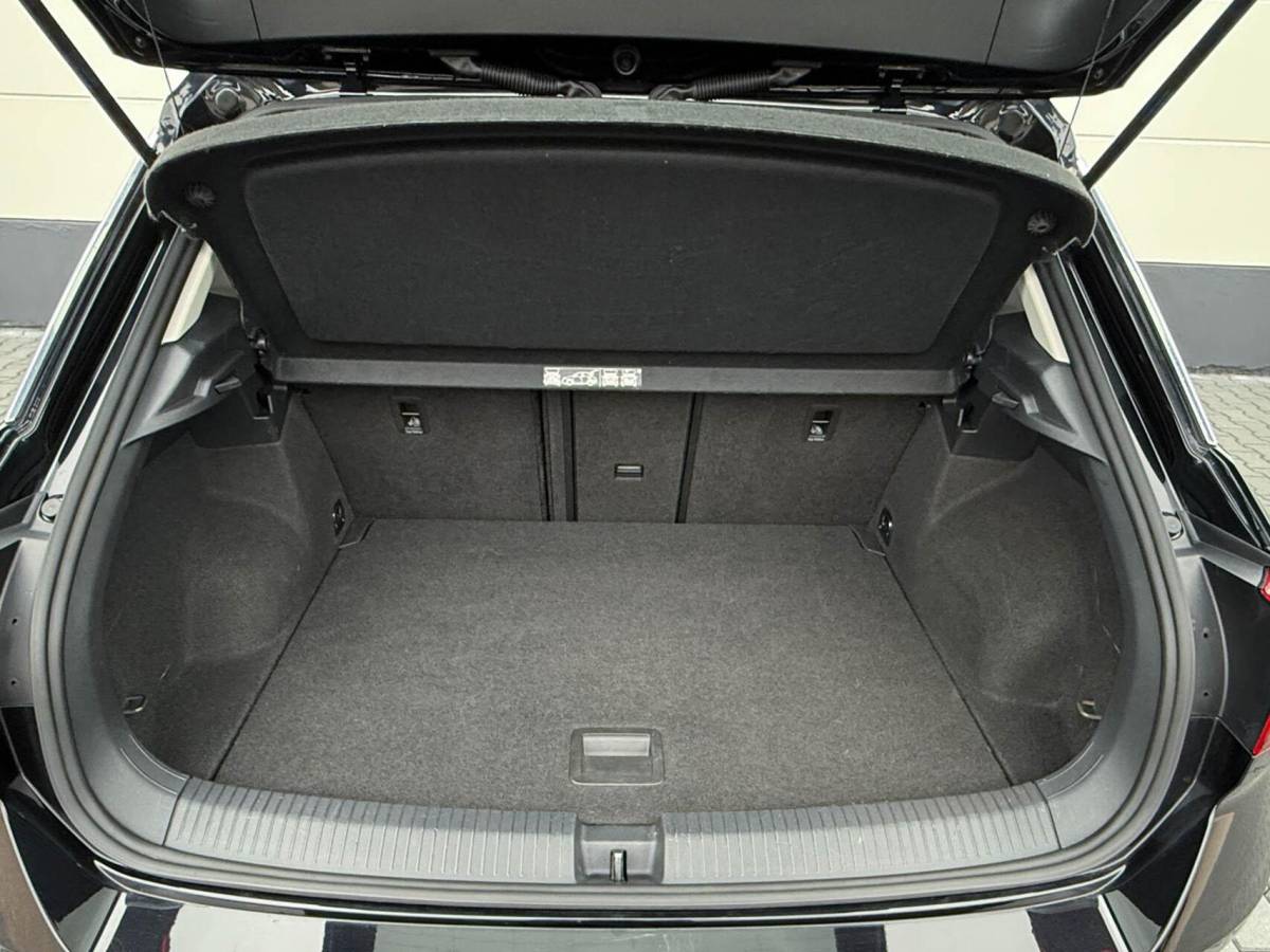 Volkswagen T-Roc Volkswagen T-Roc 1.0 TSI 116pk Style Business | ECC | Stoelverwarming | Achteruitrijcamera