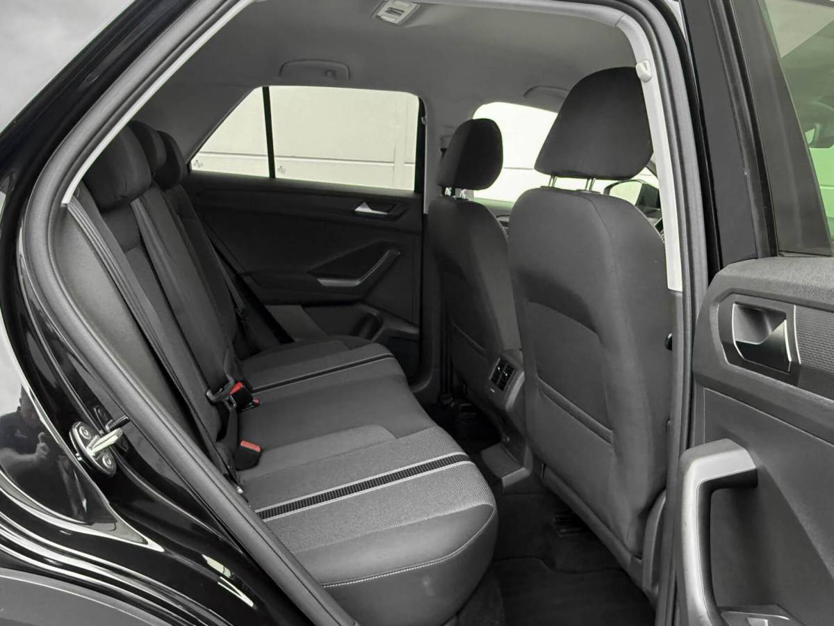 Volkswagen T-Roc Volkswagen T-Roc 1.0 TSI 116pk Style Business | ECC | Stoelverwarming | Achteruitrijcamera