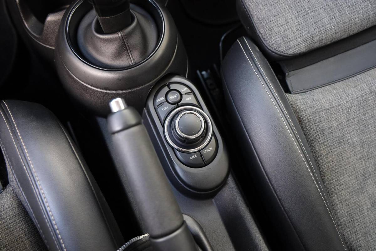 MINI 5-Deurs Mini 5-Deurs 1.5 One Business Edition|Automaat!|Apple carplay/Android auto|Navi|Cruise control|