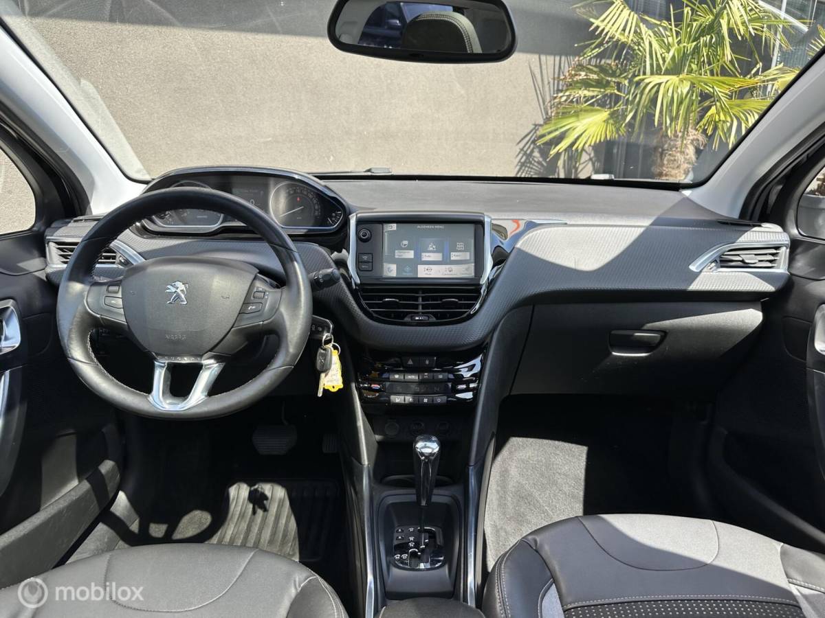 Peugeot 2008 Peugeot 2008 1.6 VTi Allure Automaat| Pano| Cruise| Trekhaak