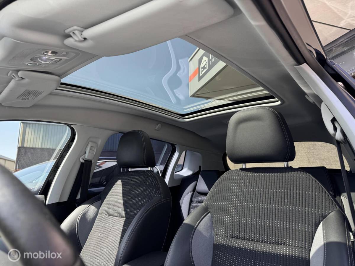 Peugeot 2008 Peugeot 2008 1.6 VTi Allure Automaat| Pano| Cruise| Trekhaak