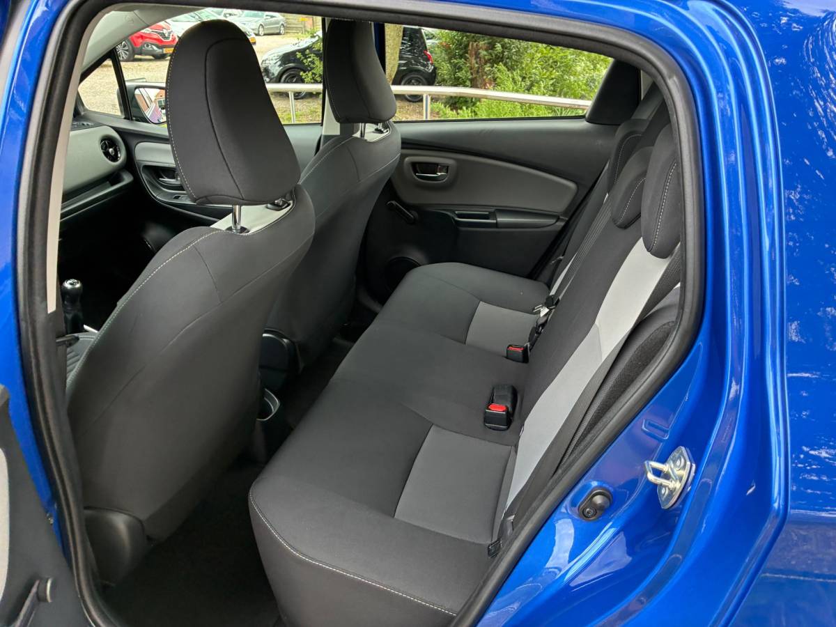Toyota Yaris Toyota Yaris 1.0 VVT-i Connect |” 116.000 KM ” + Achteruitrijcamera Nu € 11.975,-!!!