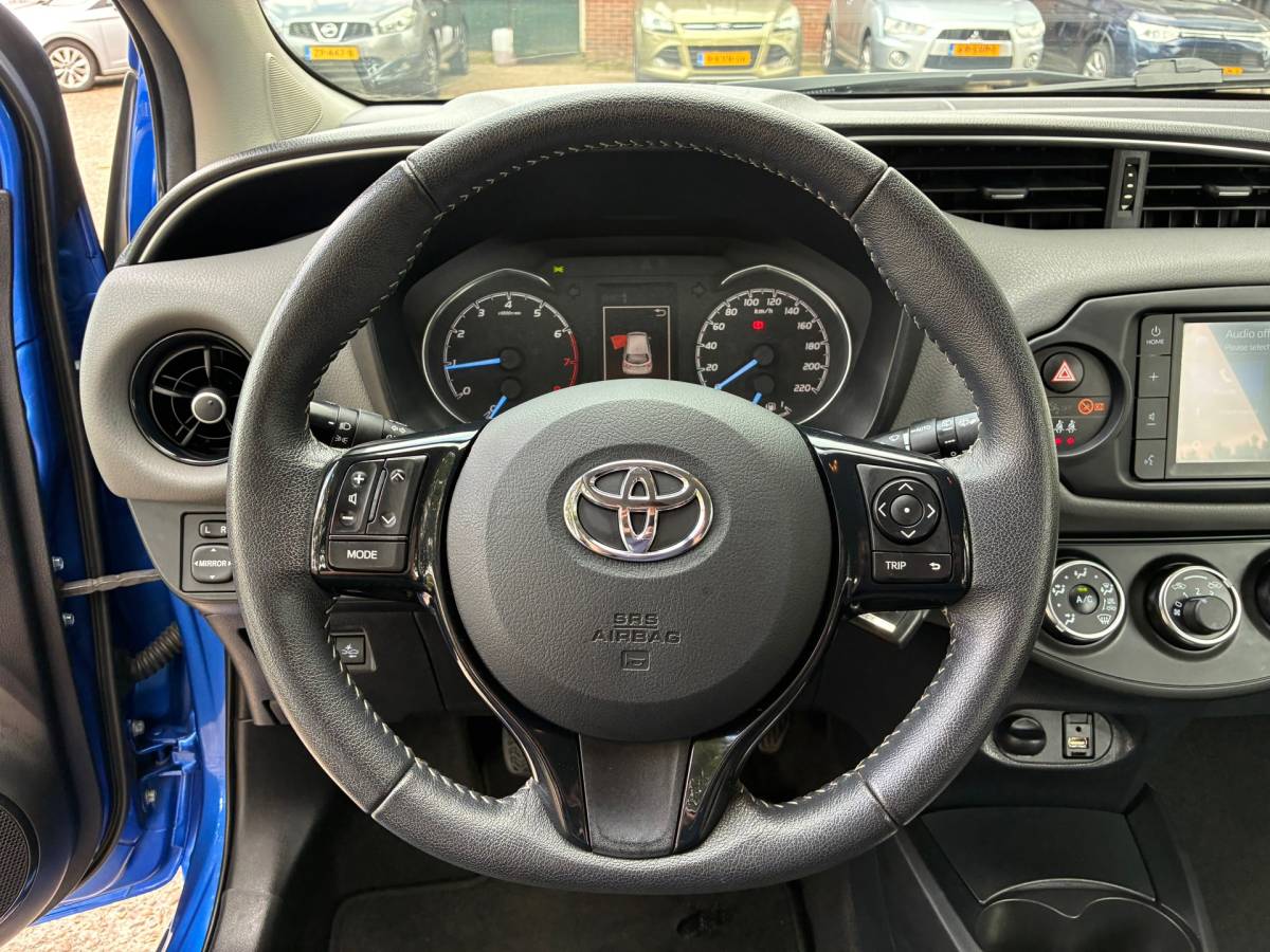 Toyota Yaris Toyota Yaris 1.0 VVT-i Connect |” 116.000 KM ” + Achteruitrijcamera Nu € 11.975,-!!!