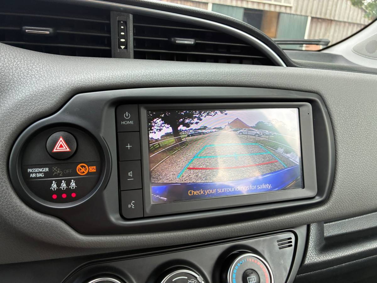 Toyota Yaris Toyota Yaris 1.0 VVT-i Connect |” 116.000 KM ” + Achteruitrijcamera Nu € 11.975,-!!!