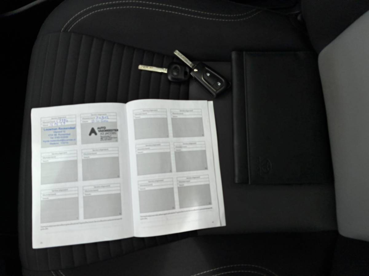 Toyota Yaris Toyota Yaris 1.0 VVT-i Connect |” 116.000 KM ” + Achteruitrijcamera Nu € 11.975,-!!!