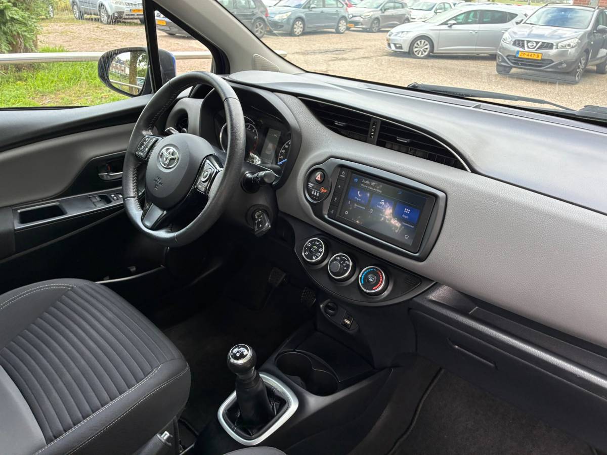 Toyota Yaris Toyota Yaris 1.0 VVT-i Connect |” 116.000 KM ” + Achteruitrijcamera Nu € 11.975,-!!!