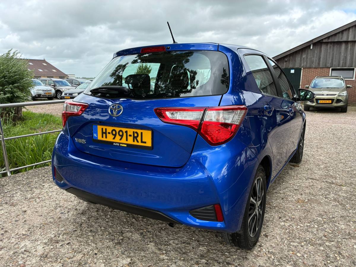 Toyota Yaris Toyota Yaris 1.0 VVT-i Connect |” 116.000 KM ” + Achteruitrijcamera Nu € 11.975,-!!!