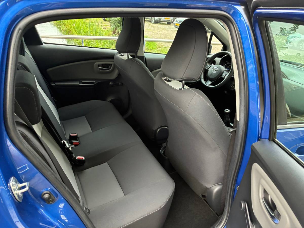 Toyota Yaris Toyota Yaris 1.0 VVT-i Connect |” 116.000 KM ” + Achteruitrijcamera Nu € 11.975,-!!!