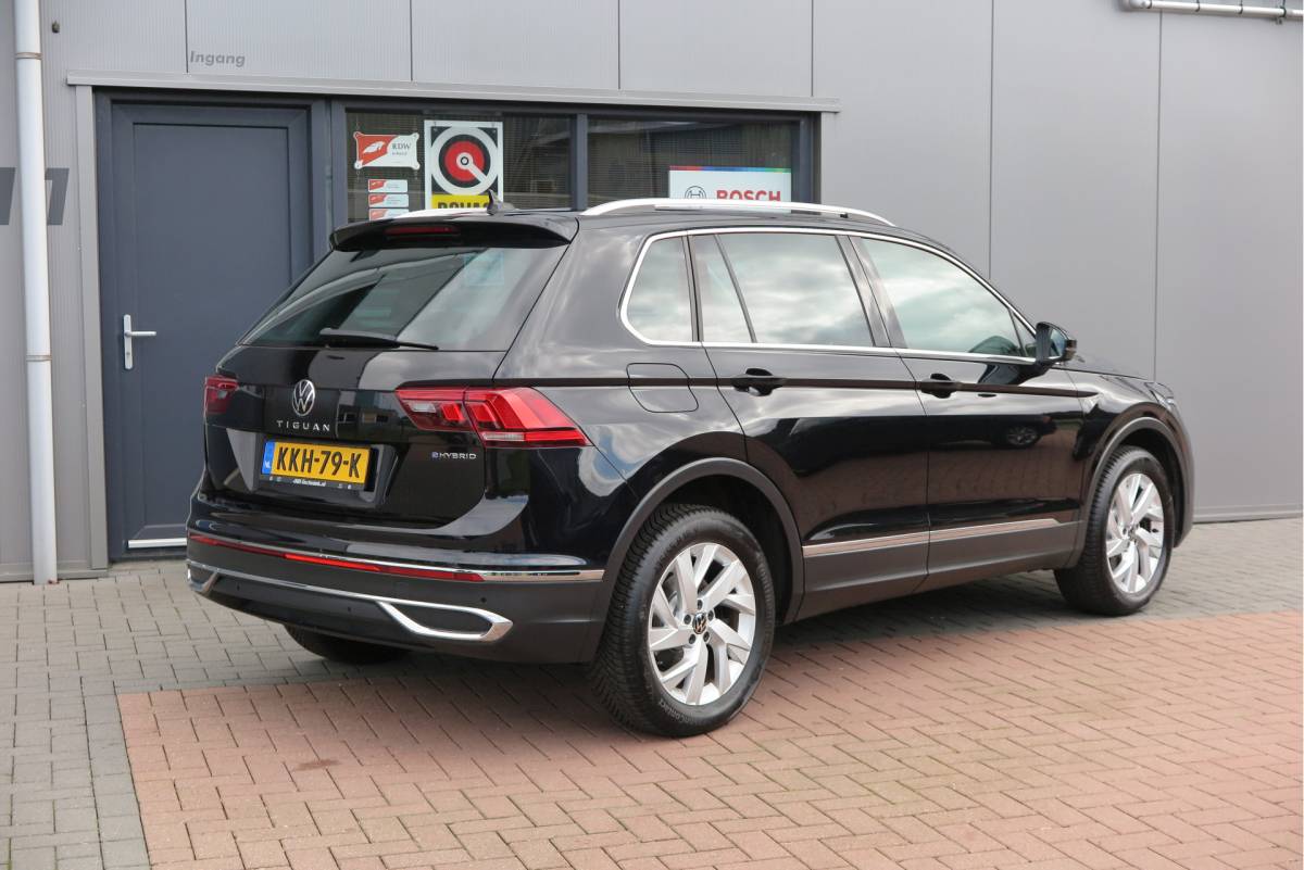 Volkswagen Tiguan Volkswagen Tiguan 1.4 TSI eHybrid Elegance 245pk  DSG ,Led matrix,Virtual cockpit,Trekhaak,Stoelverwarming, Led, DAB+ , PDC, LMV Stuurwiel verwarmd, Carplay etc .