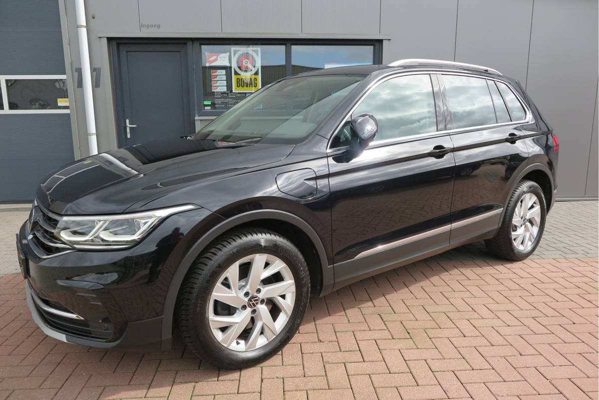 Volkswagen Tiguan Volkswagen Tiguan 1.4 TSI eHybrid Elegance 245pk  DSG ,Led matrix,Virtual cockpit,Trekhaak,Stoelverwarming, Led, DAB+ , PDC, LMV Stuurwiel verwarmd, Carplay etc .