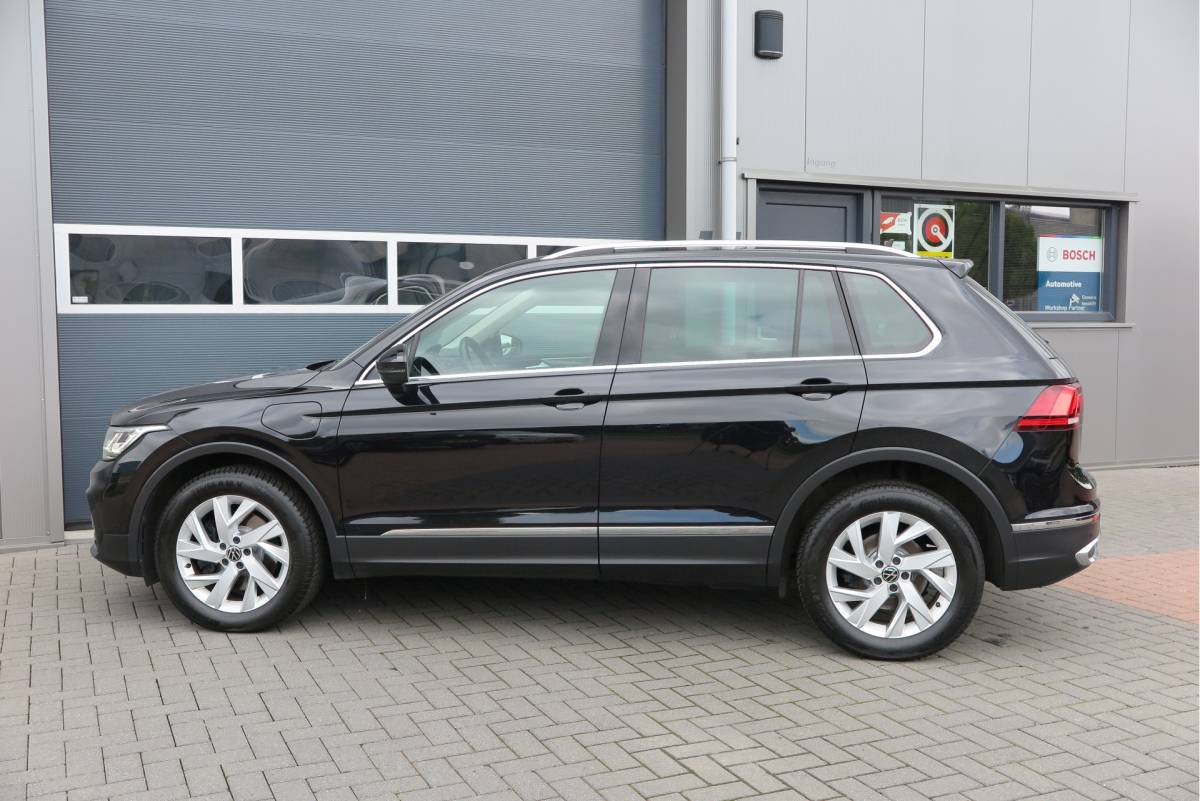 Volkswagen Tiguan Volkswagen Tiguan 1.4 TSI eHybrid Elegance 245pk  DSG ,Led matrix,Virtual cockpit,Trekhaak,Stoelverwarming, Led, DAB+ , PDC, LMV Stuurwiel verwarmd, Carplay etc .