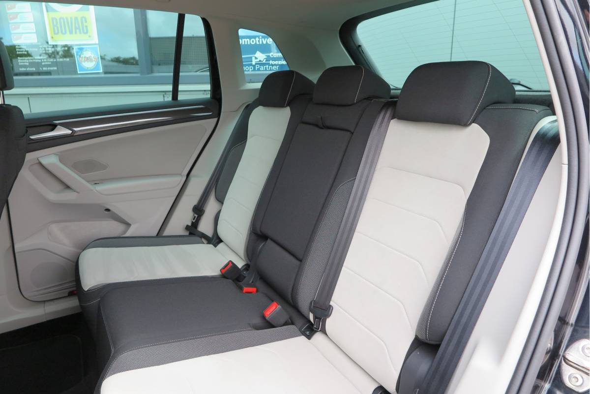 Volkswagen Tiguan Volkswagen Tiguan 1.4 TSI eHybrid Elegance 245pk  DSG ,Led matrix,Virtual cockpit,Trekhaak,Stoelverwarming, Led, DAB+ , PDC, LMV Stuurwiel verwarmd, Carplay etc .