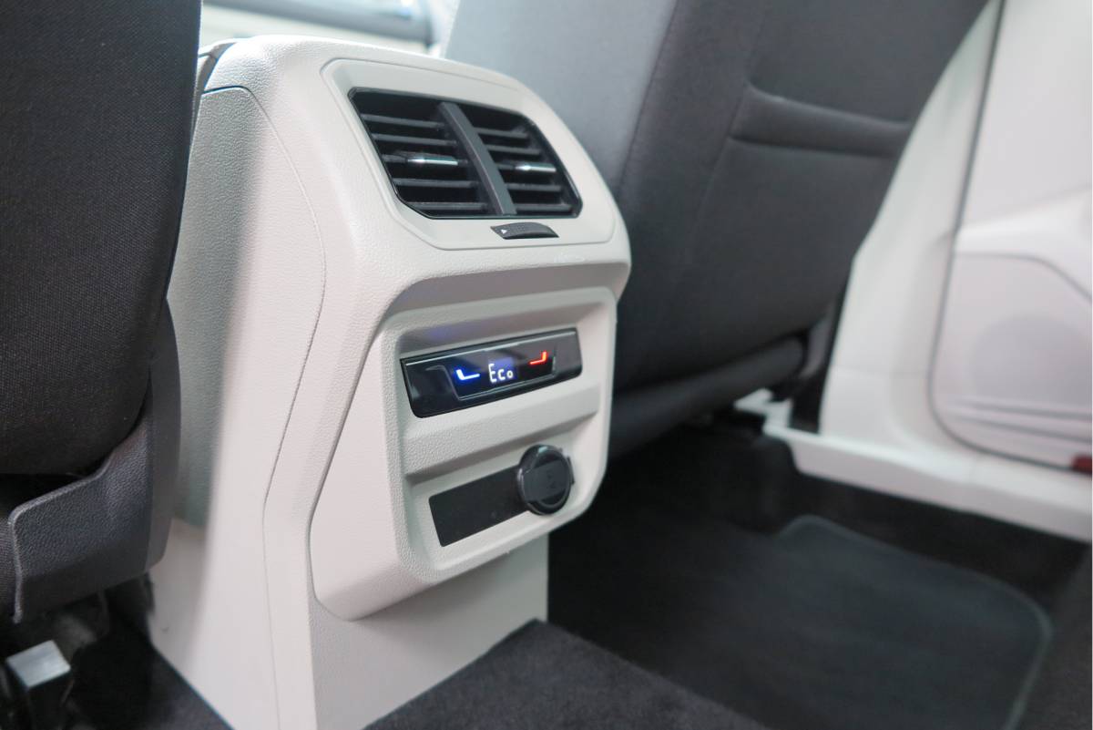 Volkswagen Tiguan Volkswagen Tiguan 1.4 TSI eHybrid Elegance 245pk  DSG ,Led matrix,Virtual cockpit,Trekhaak,Stoelverwarming, Led, DAB+ , PDC, LMV Stuurwiel verwarmd, Carplay etc .