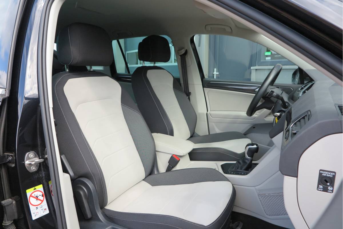 Volkswagen Tiguan Volkswagen Tiguan 1.4 TSI eHybrid Elegance 245pk  DSG ,Led matrix,Virtual cockpit,Trekhaak,Stoelverwarming, Led, DAB+ , PDC, LMV Stuurwiel verwarmd, Carplay etc .