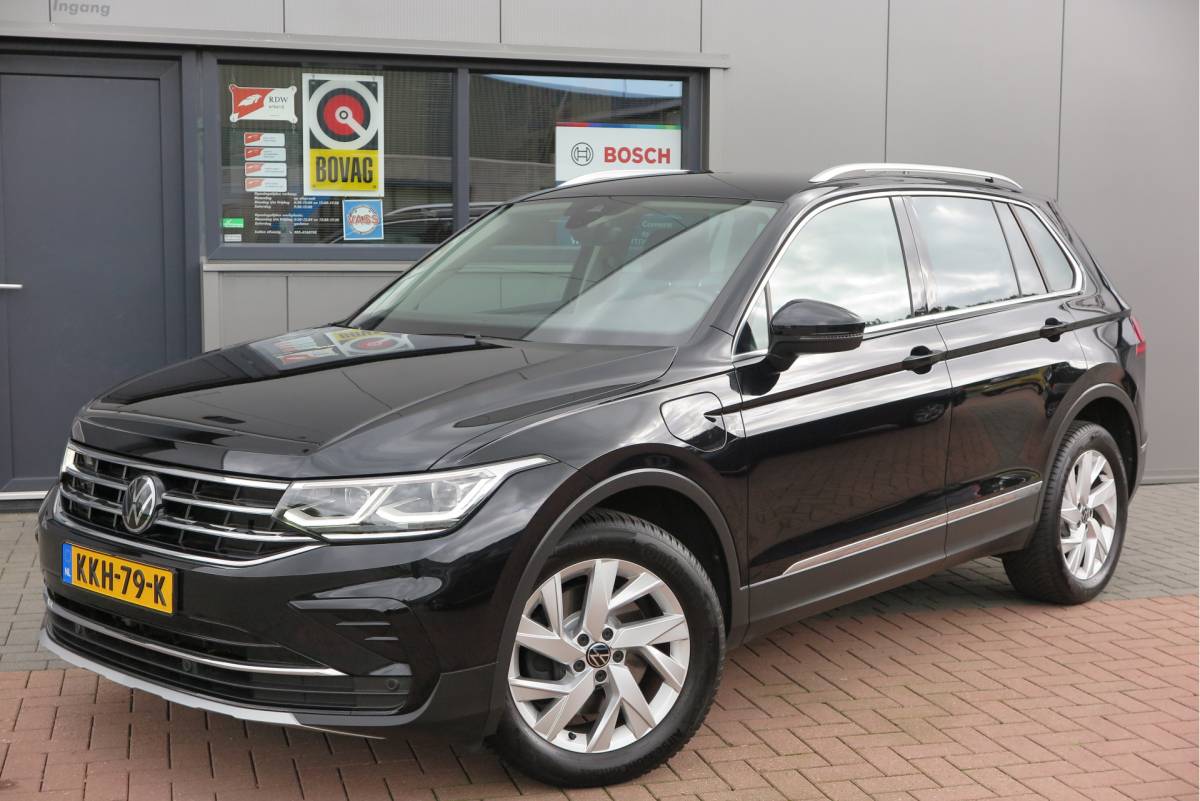 Volkswagen Tiguan Volkswagen Tiguan 1.4 TSI eHybrid Elegance 245pk  DSG ,Led matrix,Virtual cockpit,Trekhaak,Stoelverwarming, Led, DAB+ , PDC, LMV Stuurwiel verwarmd, Carplay etc .
