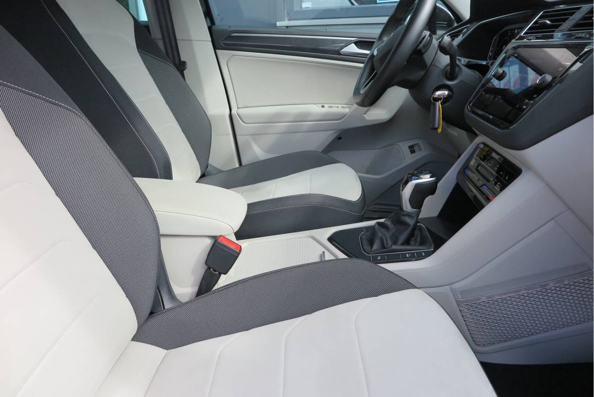 Volkswagen Tiguan Volkswagen Tiguan 1.4 TSI eHybrid Elegance 245pk  DSG ,Led matrix,Virtual cockpit,Trekhaak,Stoelverwarming, Led, DAB+ , PDC, LMV Stuurwiel verwarmd, Carplay etc .