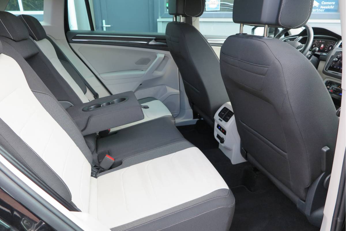 Volkswagen Tiguan Volkswagen Tiguan 1.4 TSI eHybrid Elegance 245pk  DSG ,Led matrix,Virtual cockpit,Trekhaak,Stoelverwarming, Led, DAB+ , PDC, LMV Stuurwiel verwarmd, Carplay etc .