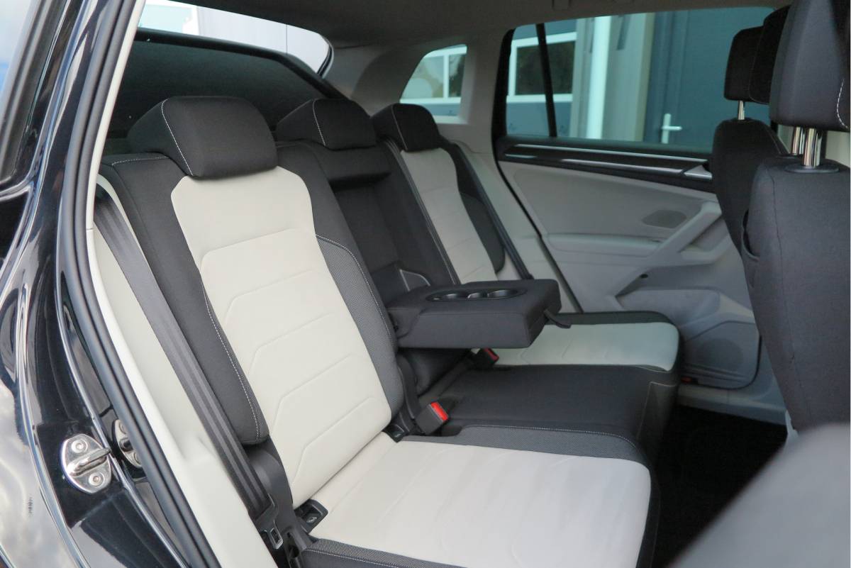Volkswagen Tiguan Volkswagen Tiguan 1.4 TSI eHybrid Elegance 245pk  DSG ,Led matrix,Virtual cockpit,Trekhaak,Stoelverwarming, Led, DAB+ , PDC, LMV Stuurwiel verwarmd, Carplay etc .