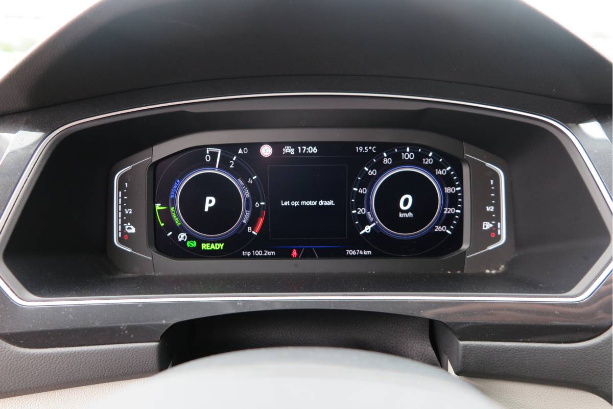 Volkswagen Tiguan Volkswagen Tiguan 1.4 TSI eHybrid Elegance 245pk  DSG ,Led matrix,Virtual cockpit,Trekhaak,Stoelverwarming, Led, DAB+ , PDC, LMV Stuurwiel verwarmd, Carplay etc .