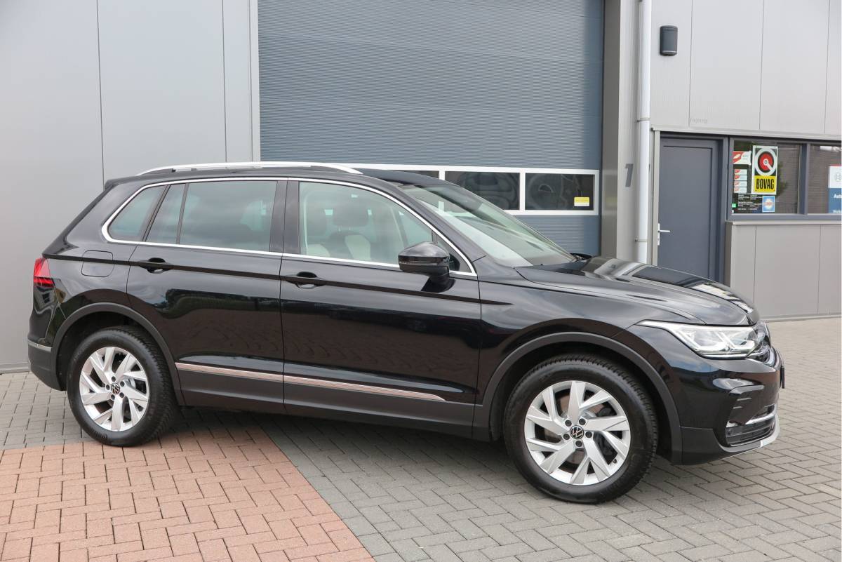 Volkswagen Tiguan Volkswagen Tiguan 1.4 TSI eHybrid Elegance 245pk  DSG ,Led matrix,Virtual cockpit,Trekhaak,Stoelverwarming, Led, DAB+ , PDC, LMV Stuurwiel verwarmd, Carplay etc .