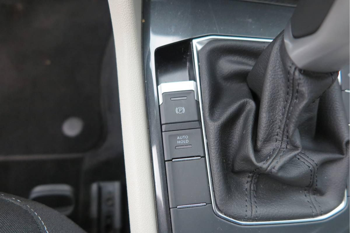 Volkswagen Tiguan Volkswagen Tiguan 1.4 TSI eHybrid Elegance 245pk  DSG ,Led matrix,Virtual cockpit,Trekhaak,Stoelverwarming, Led, DAB+ , PDC, LMV Stuurwiel verwarmd, Carplay etc .