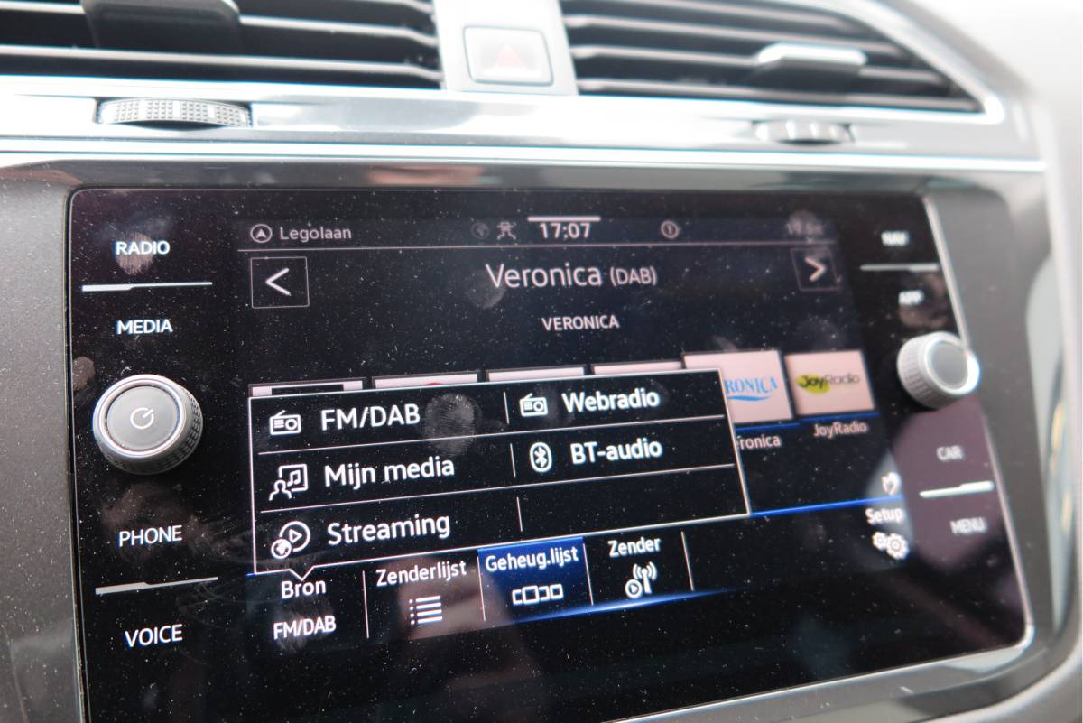 Volkswagen Tiguan Volkswagen Tiguan 1.4 TSI eHybrid Elegance 245pk  DSG ,Led matrix,Virtual cockpit,Trekhaak,Stoelverwarming, Led, DAB+ , PDC, LMV Stuurwiel verwarmd, Carplay etc .