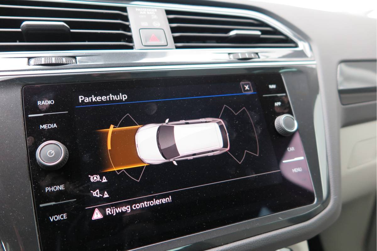Volkswagen Tiguan Volkswagen Tiguan 1.4 TSI eHybrid Elegance 245pk  DSG ,Led matrix,Virtual cockpit,Trekhaak,Stoelverwarming, Led, DAB+ , PDC, LMV Stuurwiel verwarmd, Carplay etc .