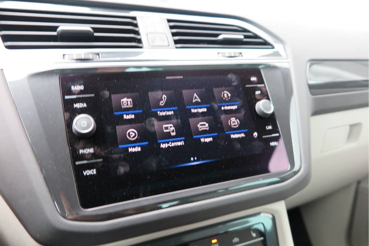 Volkswagen Tiguan Volkswagen Tiguan 1.4 TSI eHybrid Elegance 245pk  DSG ,Led matrix,Virtual cockpit,Trekhaak,Stoelverwarming, Led, DAB+ , PDC, LMV Stuurwiel verwarmd, Carplay etc .