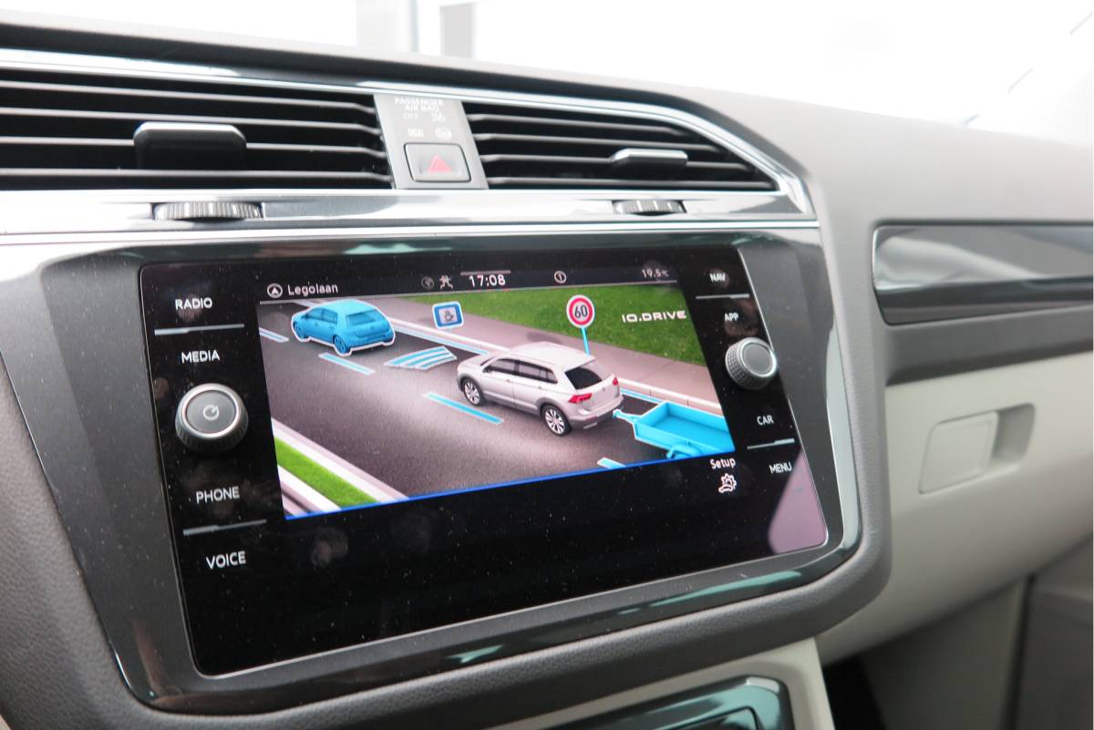 Volkswagen Tiguan Volkswagen Tiguan 1.4 TSI eHybrid Elegance 245pk  DSG ,Led matrix,Virtual cockpit,Trekhaak,Stoelverwarming, Led, DAB+ , PDC, LMV Stuurwiel verwarmd, Carplay etc .
