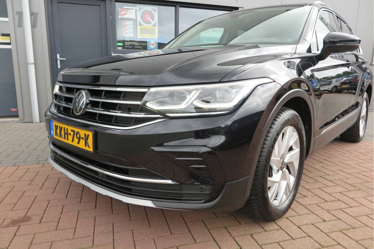 Volkswagen Tiguan Volkswagen Tiguan 1.4 TSI eHybrid Elegance 245pk  DSG ,Led matrix,Virtual cockpit,Trekhaak,Stoelverwarming, Led, DAB+ , PDC, LMV Stuurwiel verwarmd, Carplay etc .