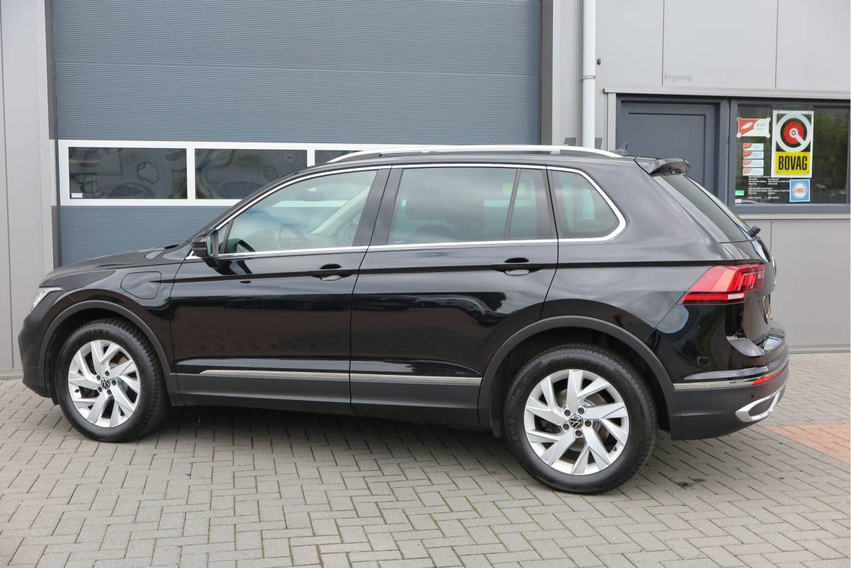 Volkswagen Tiguan Volkswagen Tiguan 1.4 TSI eHybrid Elegance 245pk  DSG ,Led matrix,Virtual cockpit,Trekhaak,Stoelverwarming, Led, DAB+ , PDC, LMV Stuurwiel verwarmd, Carplay etc .
