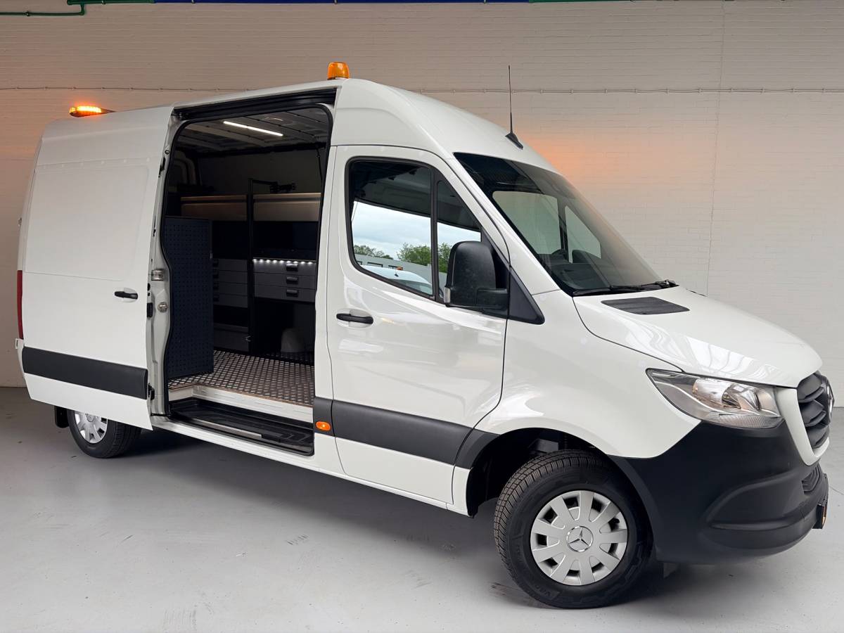 Mercedes-Benz Sprinter Mercedes-Benz Sprinter Servicewagen automaat 316 160PK 2.2 CDI euro6 L2H2 Trekhaak 3500KG! Kasten, Victron V230, RIJKLAARPRIJS!